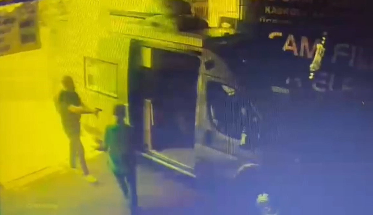 Karavanda silahlı saldırı! Eski müşteri dehşet saçtı Karavanda silahlı saldırı! Eski müşteri dehşet saçtı