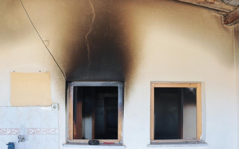 Komşular şikayet etti ‘evden çık’ dedi! Kiracı evi ateşe verip kaçtı