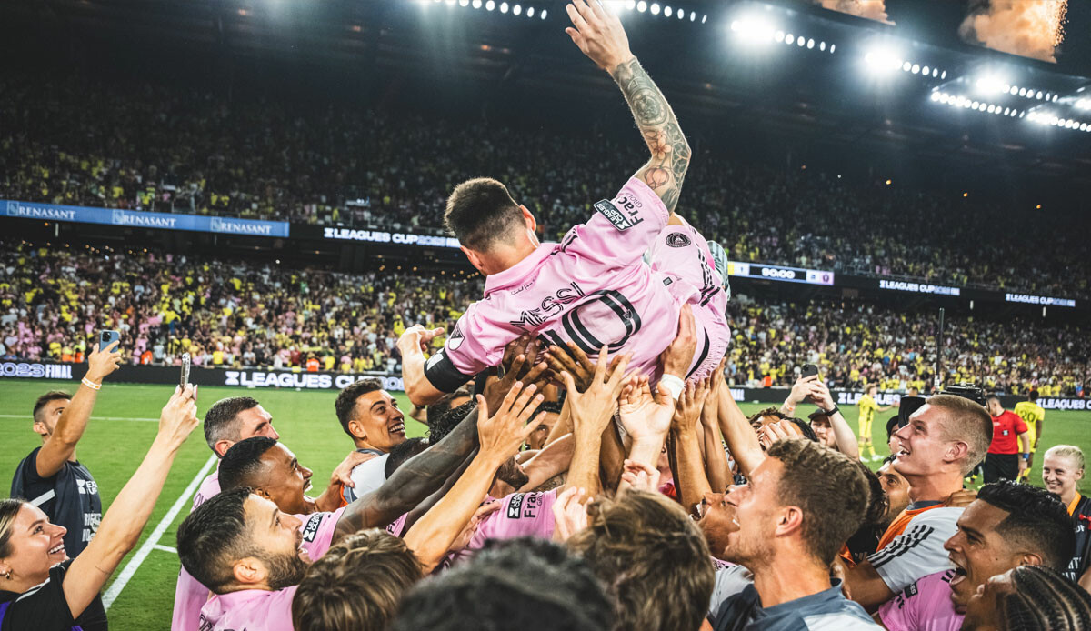 Messi rekorlara doymuyor! Dünya futbolunun en tepesine yerleşti Messi rekorlara doymuyor! Dünya futbolunun en tepesine yerleşti