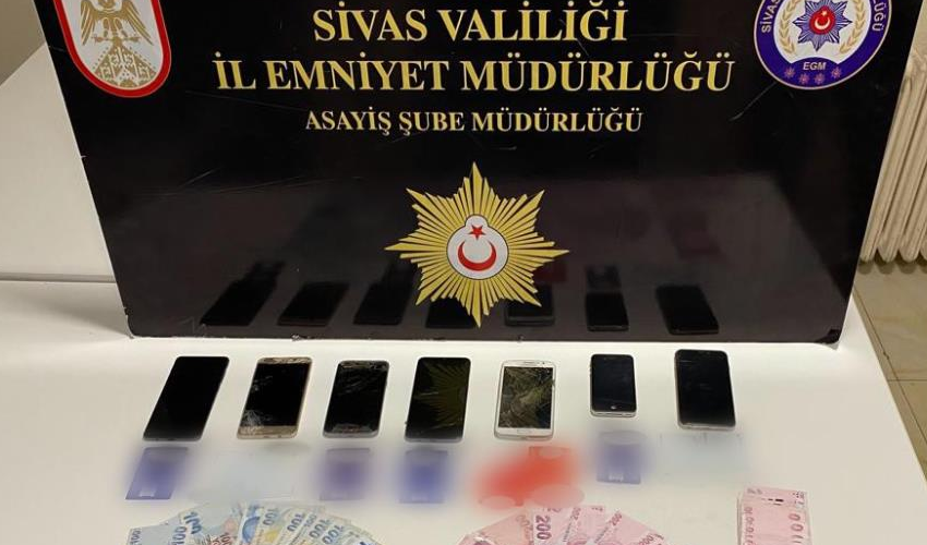 Emek hırsızları yine iş başında! Kendilerini polis ve savcı olarak tanıttılar