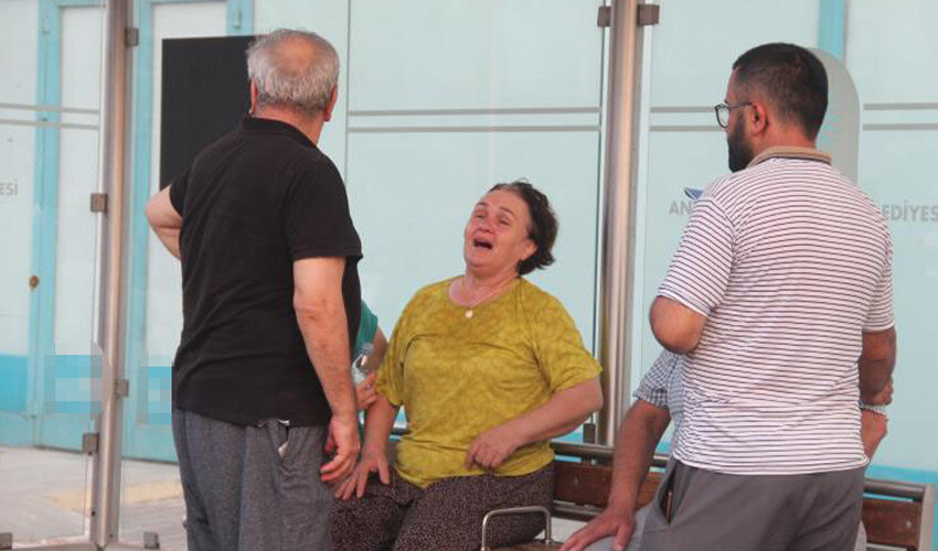 Antalya'da koca vahşeti: Kapıyı kırdı, bıçaklayıp öldürdü