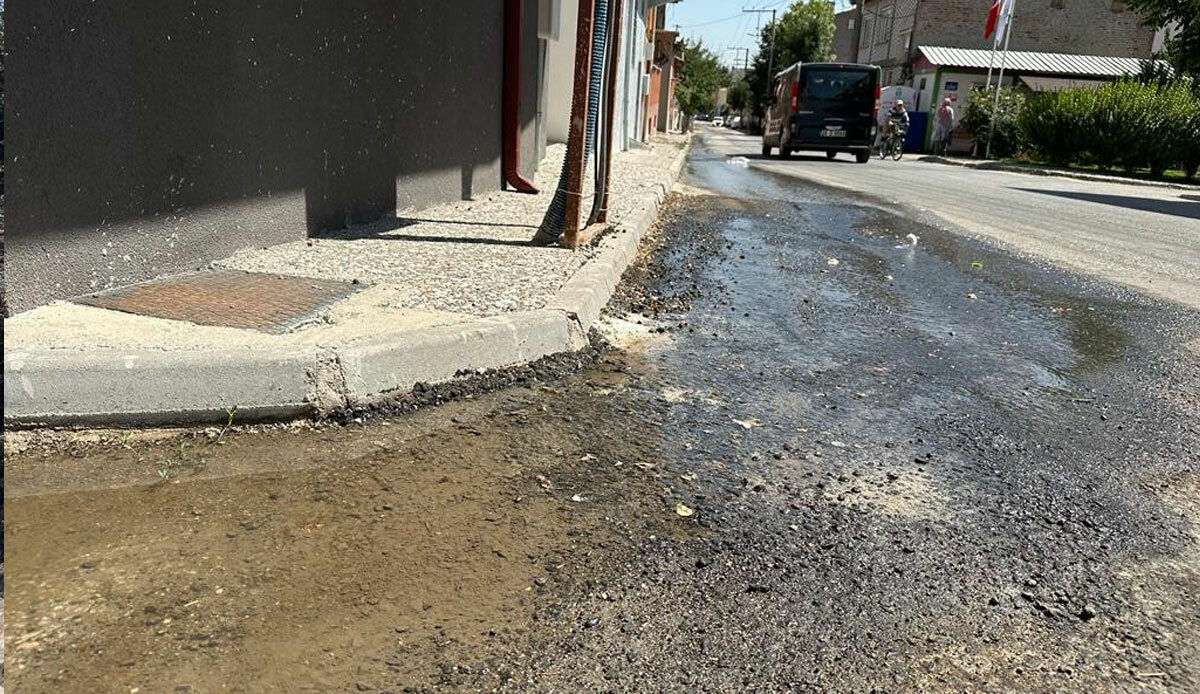Eskişehirliler bıktı: 3 gündür sular boşa akıyor Eskişehirliler bıktı: 3 gündür sular boşa akıyor