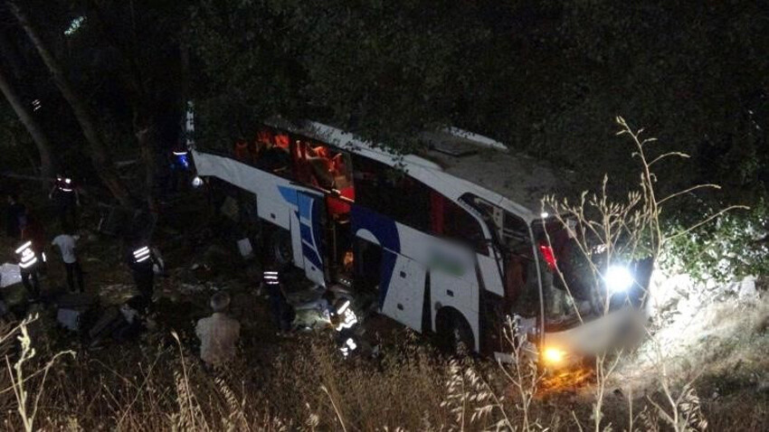 Yozgat'ta katliam gibi kaza! Yolcu otobüsü şarampole uçtu: 12 ölü