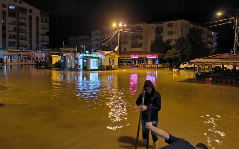 Artvin alarmda! Meteoroloji uyardı: Sel, su baskını, yıldırım…