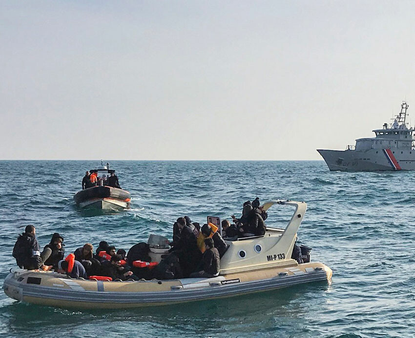 İngiltere'nin göçmen gemisiyle ilgili şok iddia: Salgın hastalıklara neden olacak