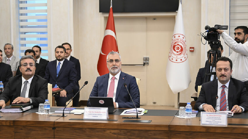 Çalışma ve Sosyal Güvenlik Bakanı Vedat Işıkhan