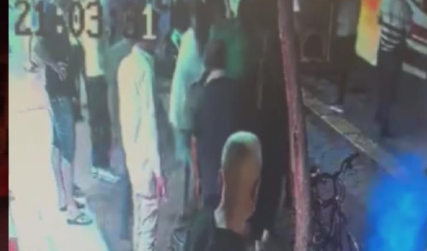 Kurşun yağmuruna tutulan adam bacağından vuruldu: Yaşadığı şok anları kameralara yansıdı