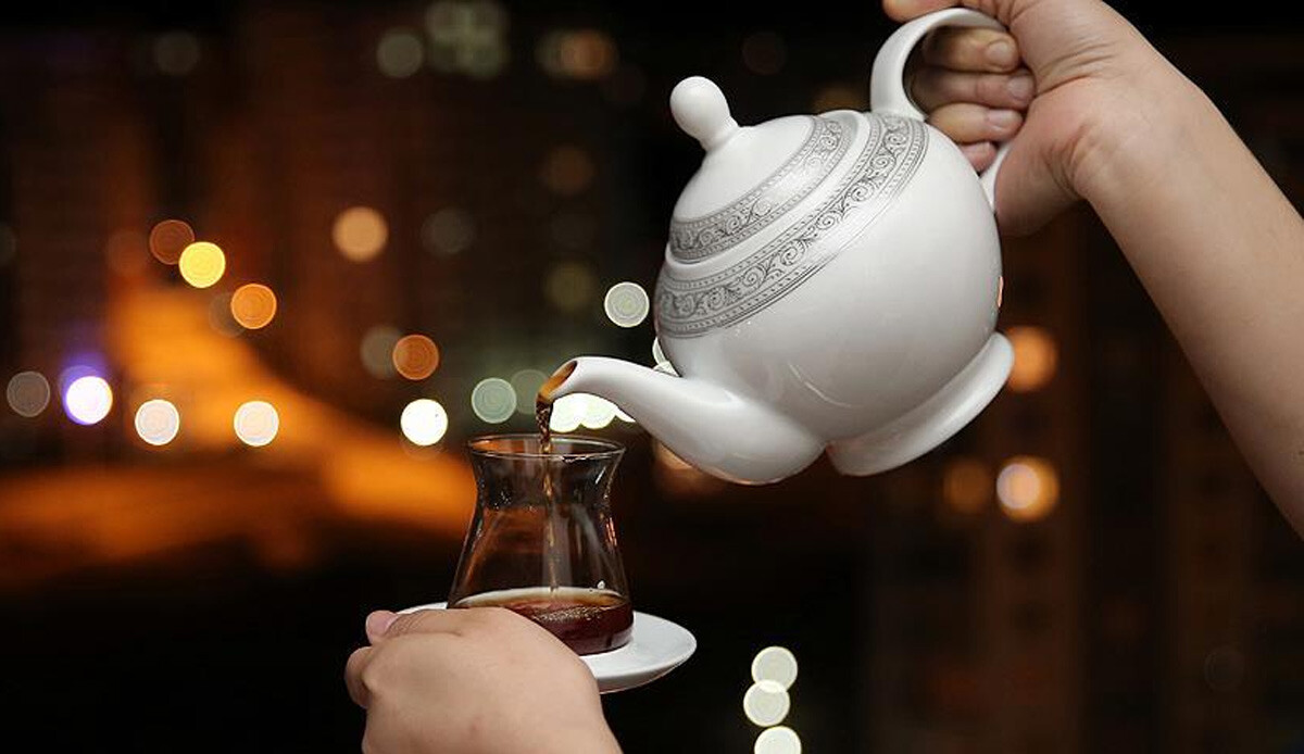 Demlikte kalan çayı sakın atmayın! Şaşırtan sebebini duyan herkes uyguluyor