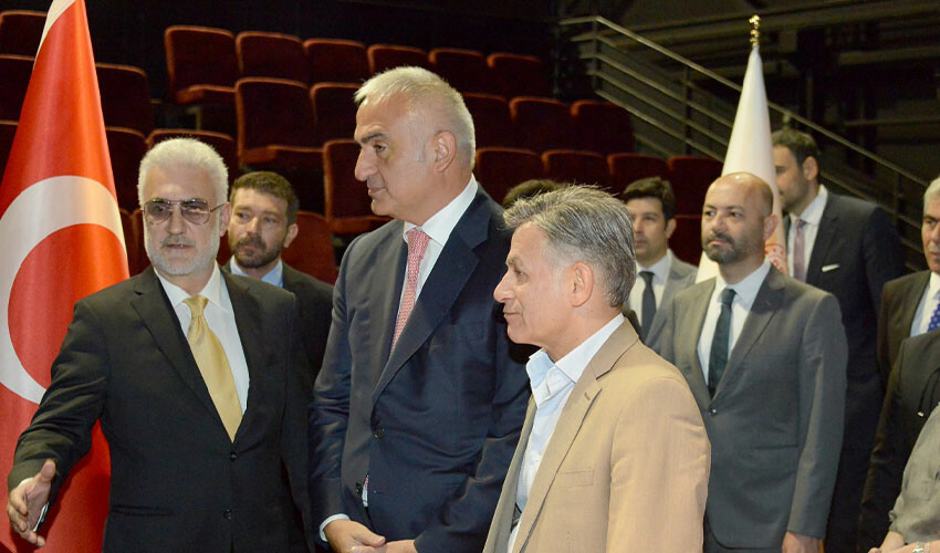 Bakan Ersoy’dan görevine hızlı başlayan Tamer Karadağlı’ya anlamlı ziyaret