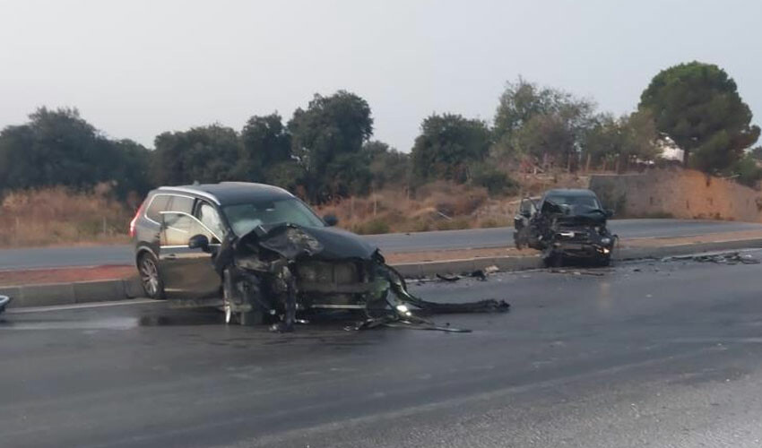 &Uuml;nl&uuml; oyuncu Olgun Şimşek trafik kazası ge&ccedil;irdi - 1. Resim