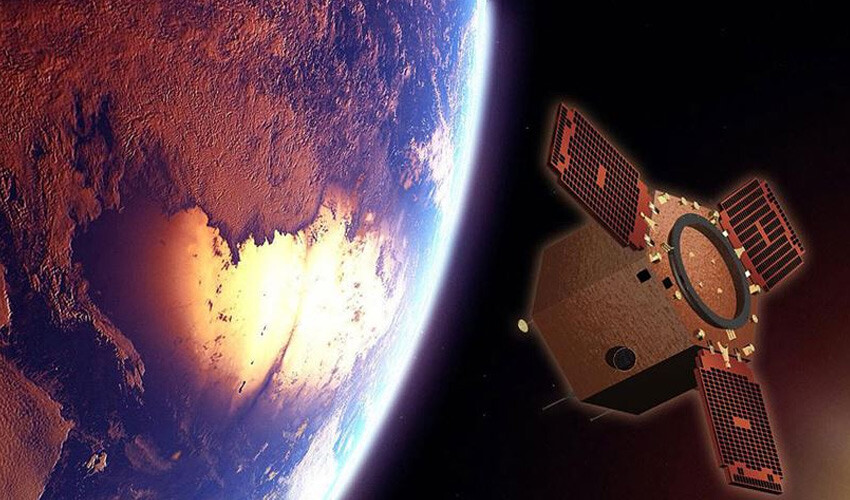 <h3><strong>NASA ASTRONOTU TECRÜBELERİNİ ANLATTI</strong></h3><p>Uzayda toplamda 381 gün 15 saat ve 11 dakika kalan NASA astronotu <strong>Edward Michael Fincke</strong> ise eleme sürecinin en zor adımının sağlık kontrolleri olduğuna dikkati çekerek, uzaya gönderilecek kişilerin sağlıklı olmadıkları sürece bu mesleğe adım atamayacağını ifade ediyor. Fincke, mülakat sürecinin de çok ilginç olduğunu, tecrübeli astronot ve kıdemli yetkililerle görüştüklerini aktararak, adayların karakterini ve uzayda bir ekip içerisinde nasıl davranacaklarını anlamaya çalıştıklarını söyledi.</p>