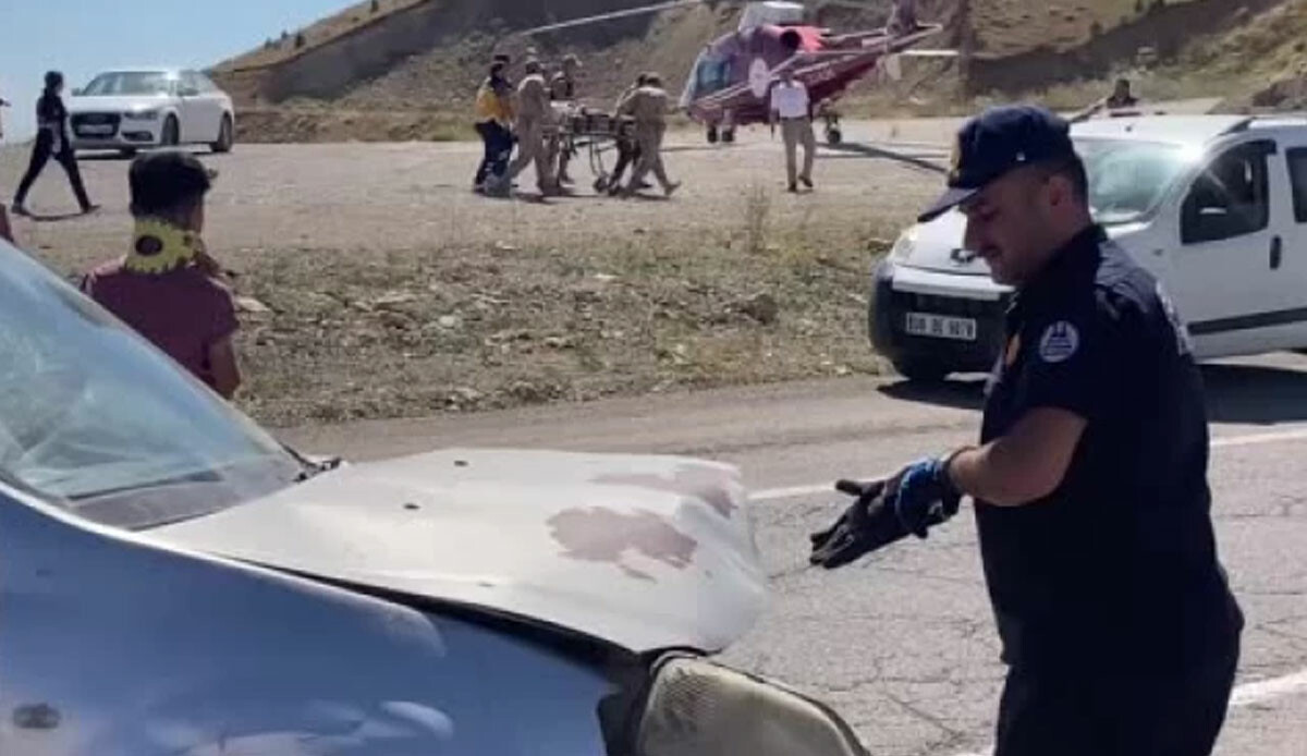 Erzurum-Bayburt karayolunda korkunç kaza: 4’ü ağır 8 yaralı Erzurum-Bayburt karayolunda korkunç kaza: 4’ü ağır 8 yaralı