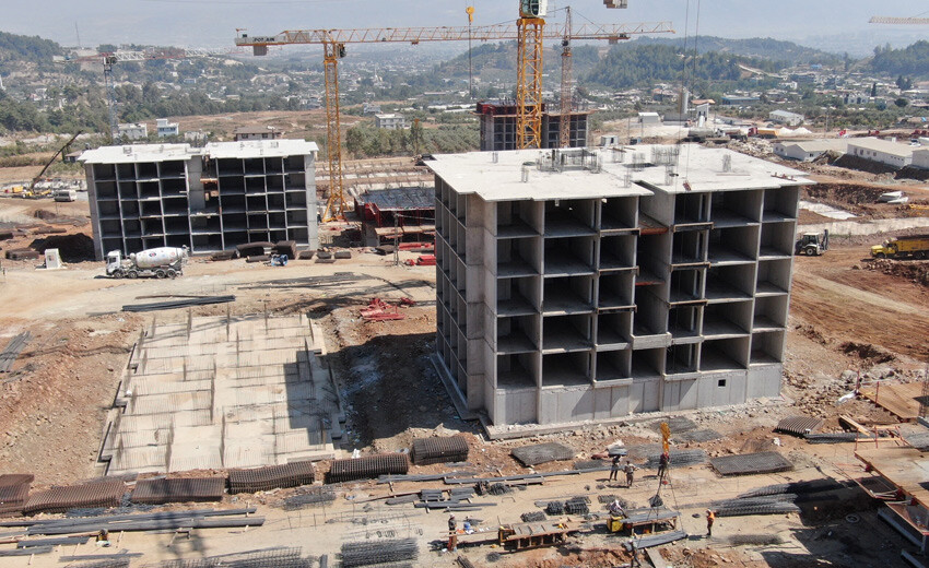 Baykar’ın deprem konutları yükseliyor! Tam gaz ilerleyen inşaat çalışmaları görüntülendi