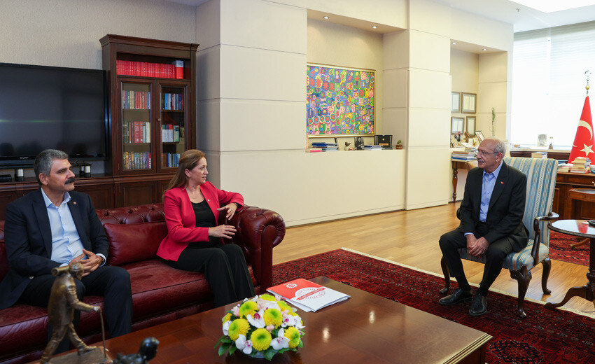 Kılıçdaroğlu, DİSK Genel Başkanı Çerkezoğlu ile görüştü