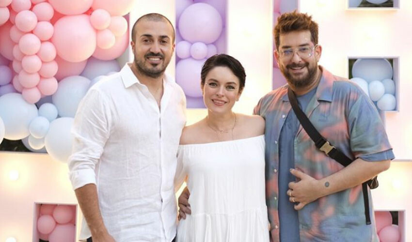 Erkek bebek bekleyen Ezgi Mola’dan yeni pozlar… Ünlü dostlarından yorum gecikmedi Erkek bebek bekleyen Ezgi Mola’dan yeni pozlar… Ünlü dostlarından yorum gecikmedi