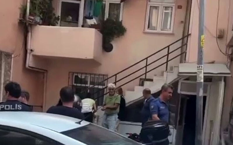 İstanbul’da feci olay: Kendisinden boşanmak isteyen eşini başından vurdu İstanbul’da feci olay: Kendisinden boşanmak isteyen eşini başından vurdu