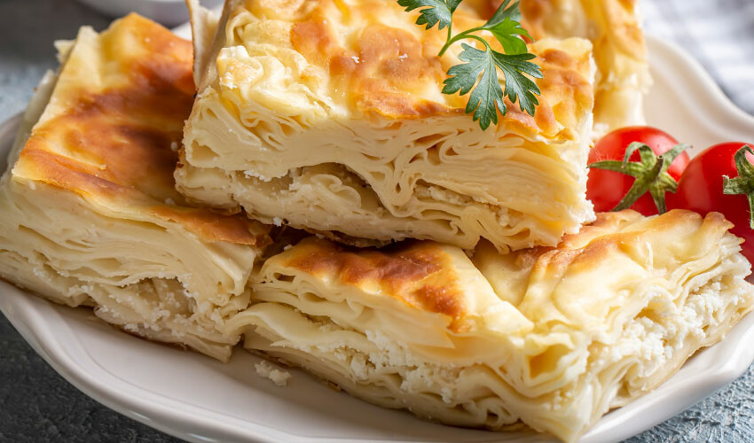 Misafirlere parmak yedirten börek… Lezzeti tek bir detayda saklı Misafirlere parmak yedirten börek… Lezzeti tek bir detayda saklı