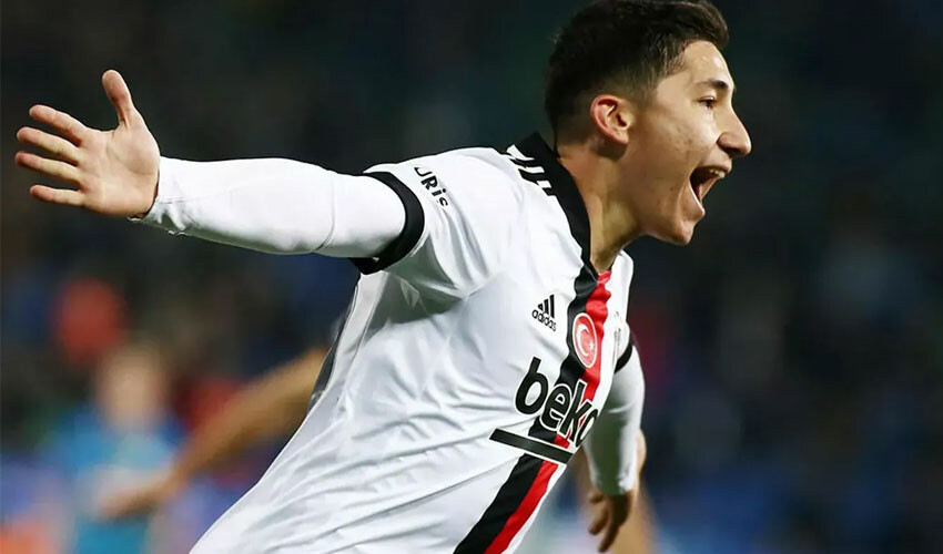 Emirhan İlkhan Süper Lig yolunda! Beşiktaş'ın eski yıldızı ezeli rakibin listesinde Emirhan İlkhan Süper Lig yolunda! Beşiktaş'ın eski yıldızı ezeli rakibin listesinde