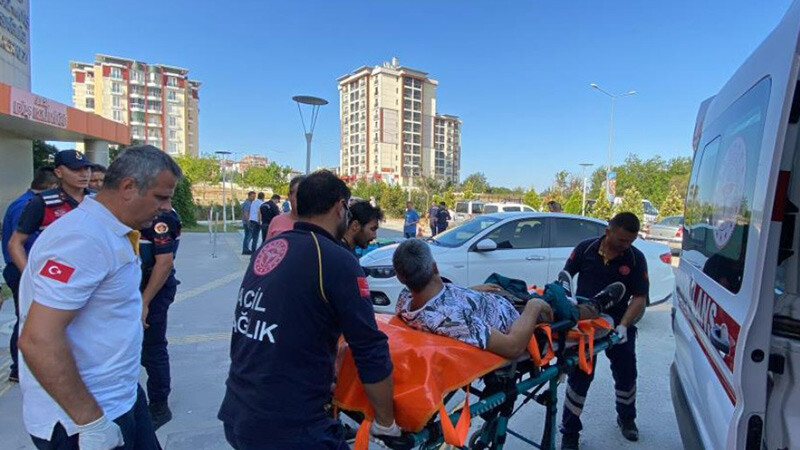 Uzman çavuş kendisini darbeden 2 kişiyi vurdu Tekirdağ- yaralı-ambulans
