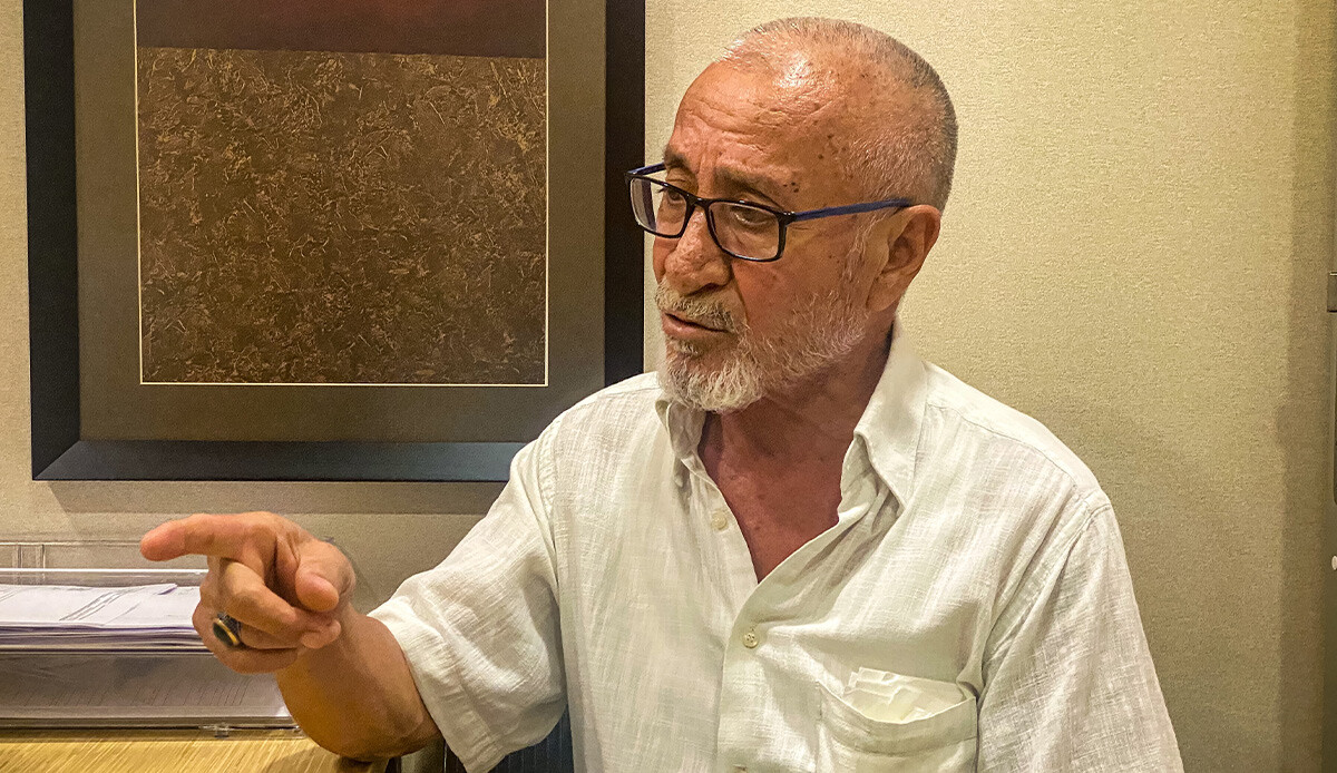Felçli eşi için ameliyat olmayı reddetti: Fedakarlığını görenlerin gözleri doldu Felçli eşi için ameliyat olmayı reddetti: Fedakarlığını görenlerin gözleri doldu