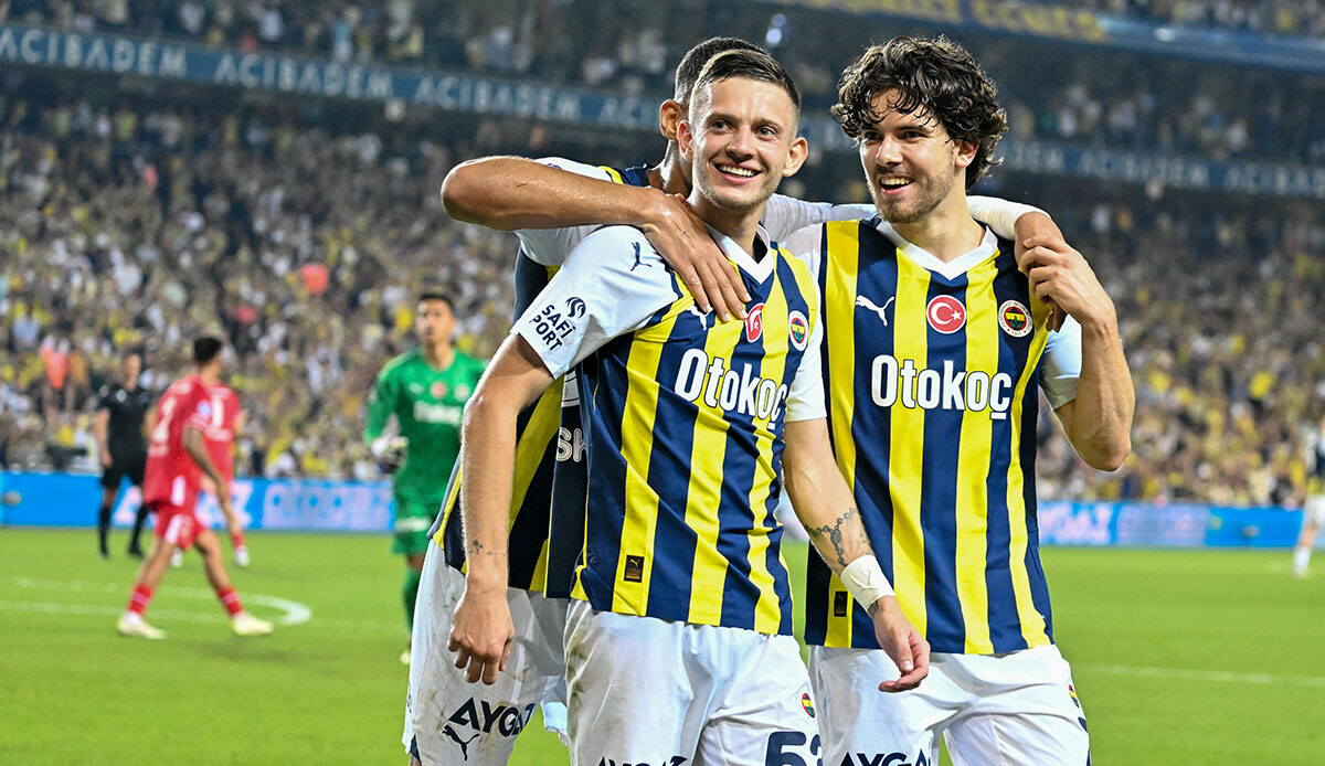 Fenerbahçe - Twente (5-1 Maç Sonucu) Oosterwolde, Szymanski, İrfan Can Twente'yi dörtledi Fenerbahçe - Twente (5-1 Maç Sonucu) Oosterwolde, Szymanski, İrfan Can Twente'yi dörtledi