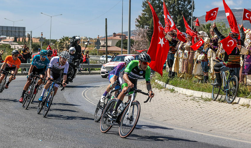 58. Cumhurbaşkanlığı Türkiye Bisiklet Turu için geri sayım başladı! 24 takımdan 168 sporcu yarışacak 58. Cumhurbaşkanlığı Türkiye Bisiklet Turu için geri sayım başladı! 24 takımdan 168 sporcu yarışacak