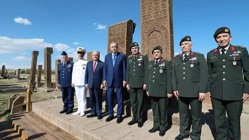 Selçuklu mezarlığı-Erdoğan