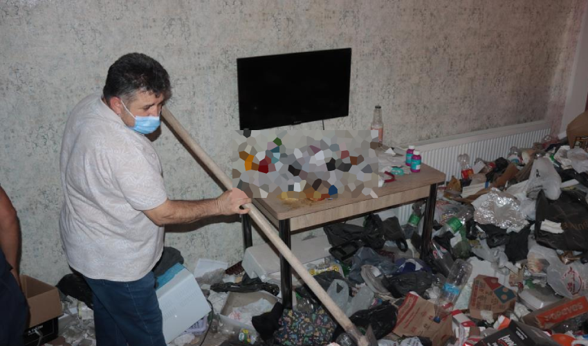 Evi terk eden kiracıdan geriye çöp dağları kaldı!
