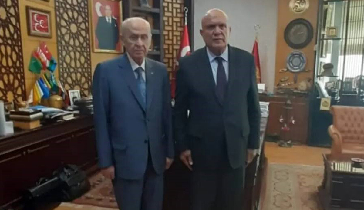 MHP Lideri Bahçeli Başkan Pekmezci'yi kabul etti MHP Lideri Bahçeli Başkan Pekmezci'yi kabul etti