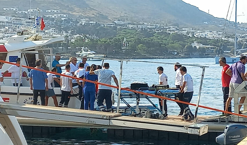 Hacı Sabancı, denizde kaza yapan Ali Sabancı ve eşini hastanede ziyaret etti