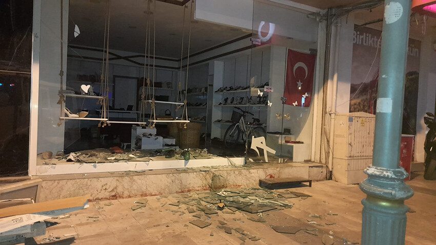 Yolda yürürken karısı ile kavga eden adam hayatının şokunu yaşadı