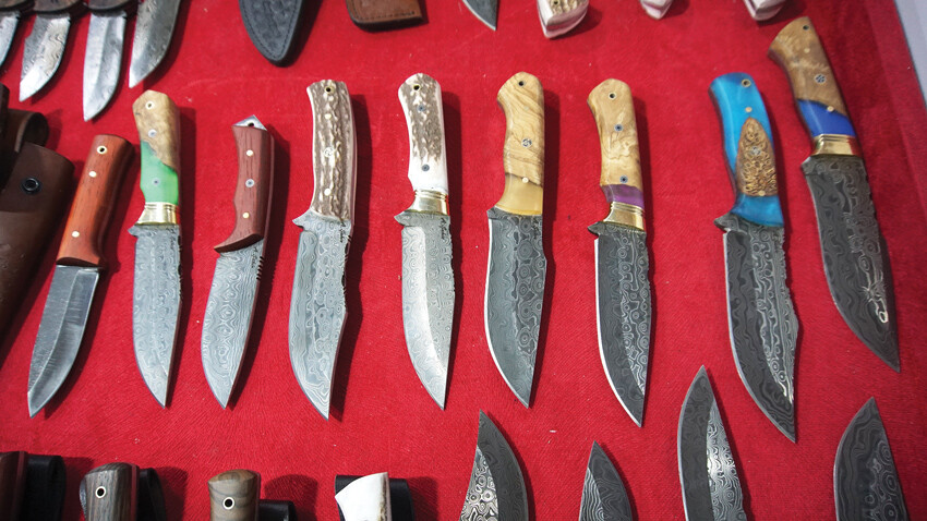 Şefkatli kılıç yatağan