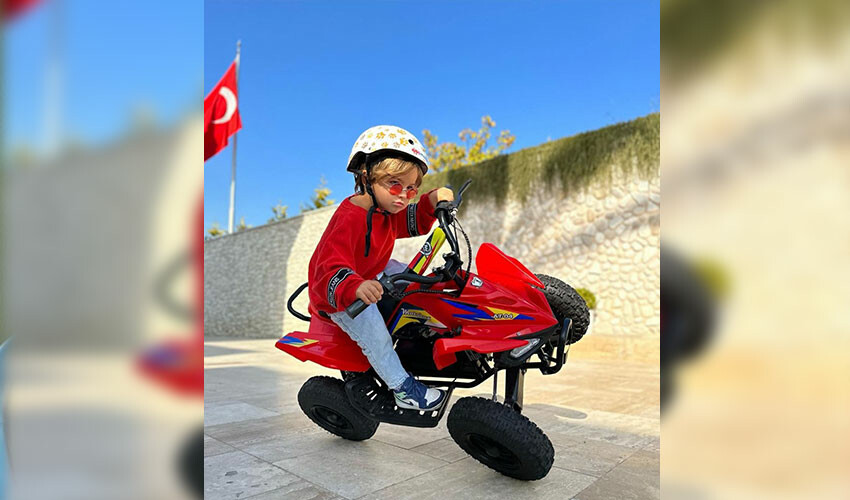 Minik Sofuoğlu hırslı çıktı! Kaza geçiren Zayn acıdan değil kazanamadığından ağlıyor