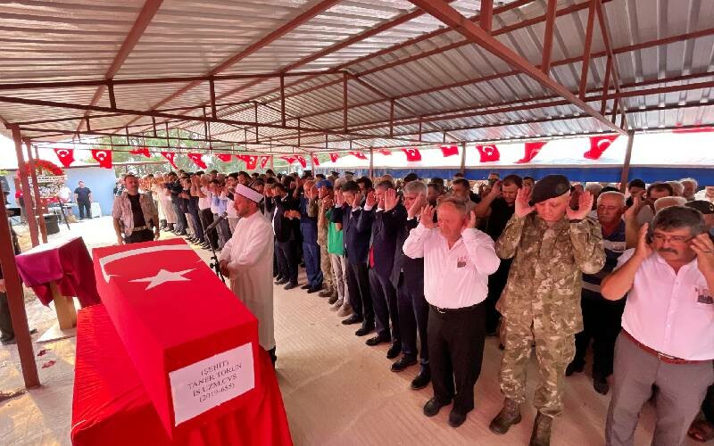 Pençe-Kilit şehidine son görev: Gözyaşları sel oldu