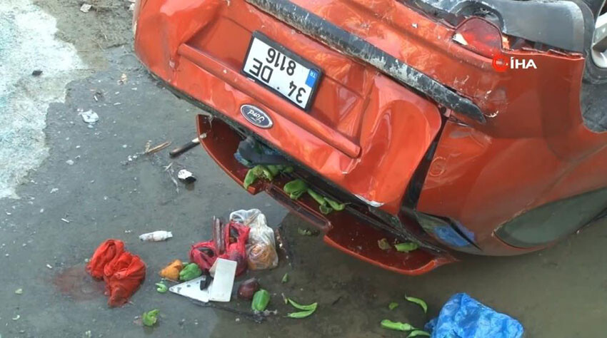 Küçükçekmece'de can pazarı! Otomobil dereye uçtu: 8 yaralı