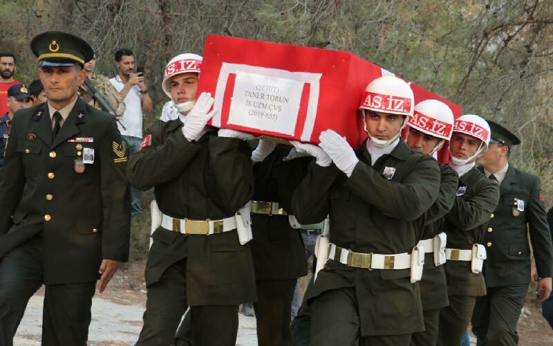 Pençe-Kilit şehidine son görev: Gözyaşları sel oldu