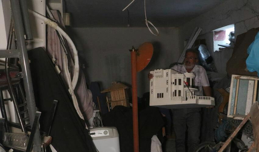 Enkaz kentten geriye maketleri kaldı