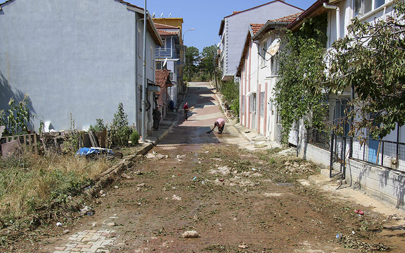 Ağustos ayında dolu şaşkınlığı! Mahalleli neye uğradığını şaşırdı: Hayatımda böyle bir şey görmedim