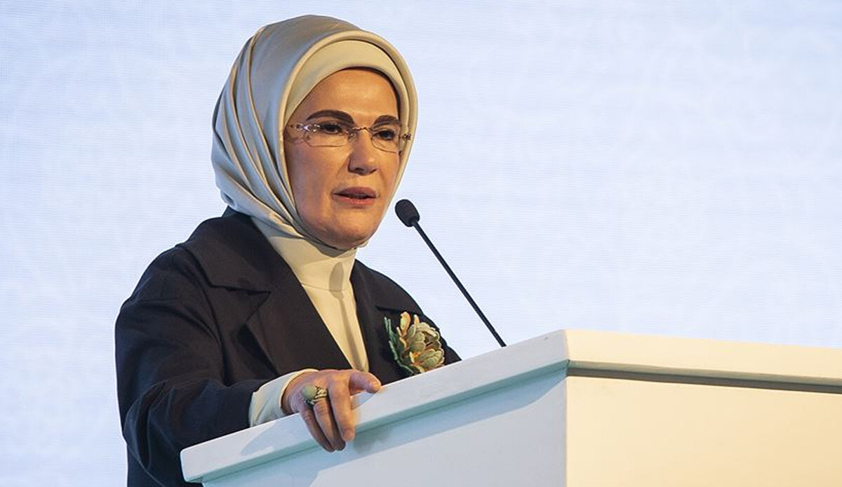 Emine Erdoğan yazar Şule Yüksel Şenler'i andı Emine Erdoğan yazar Şule Yüksel Şenler'i andı