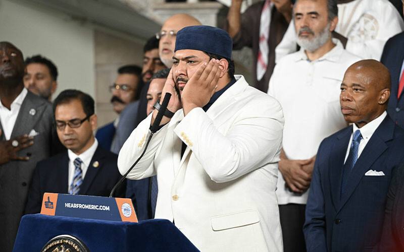 New York'ta bir ilk! Megafondan ezan okunabilecek