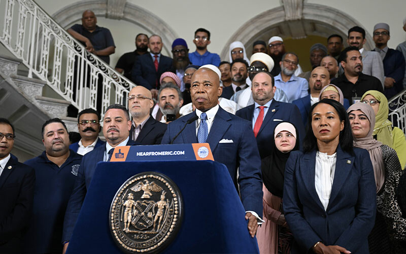 New York'ta bir ilk! Megafondan ezan okunabilecek