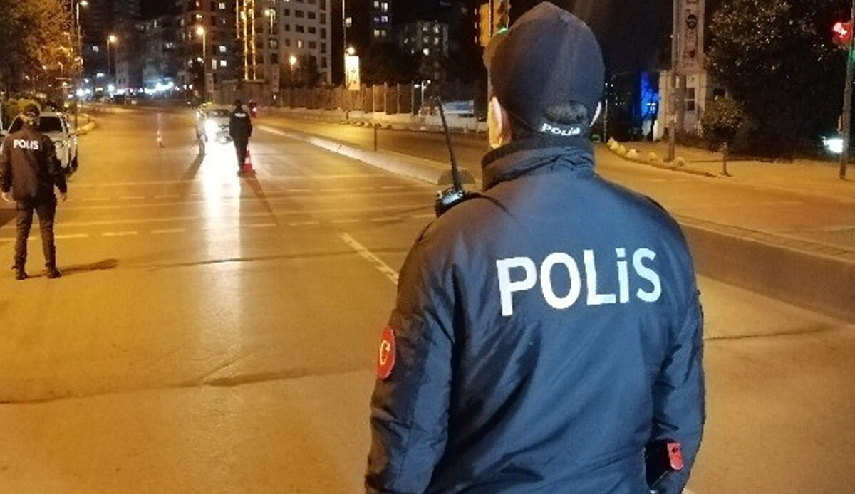 Polis memuru faciayı önledi, olay kameralara anbean yansıdı