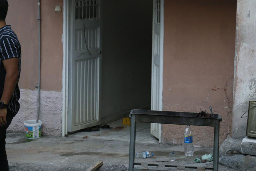 Adana'da bahçede mangal yapan bir kişi ailesini kurşuna dizdi: Ölü ve yaralılar var Adana'da bahçede mangal yapan bir kişi ailesini kurşuna dizdi: Ölü ve yaralılar var