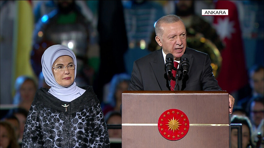 Cumhurbaşkanı Erdoğan: Cumhuriyet'in dayandığı kökün sağlamlığını gösterdik