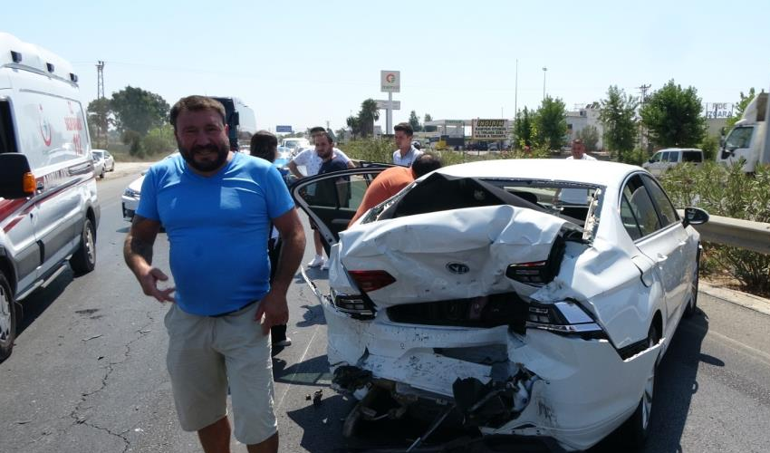 Zincirleme kazada yardıma 'Zavadanak Bekir' koştu: Tur araçlarına isyan etti