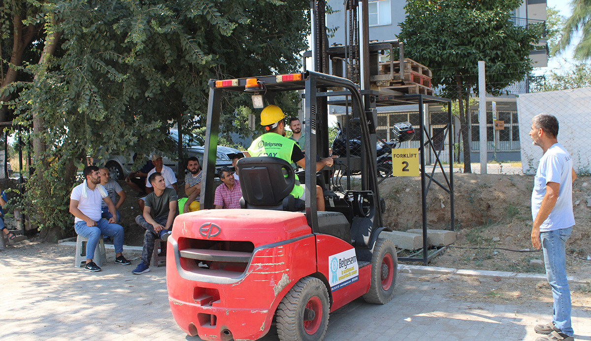 İş arayanlar dikkat! Bu kurstan belge alanlar işsiz kalmıyor: Mühendise yakın maaş alıyorlar