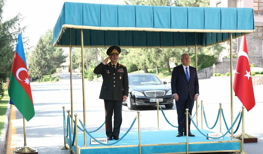 Bakanı Güler, Azerbaycanlı mevkidaşı ile görüştü Bakanı Güler, Azerbaycanlı mevkidaşı ile görüştü