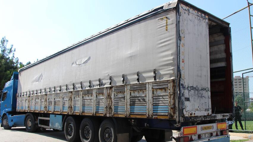 Amasya’da polisin durduğu tırdan 39 düzensiz göçmen çıktı! Kaçan 5 kişi dronla yakalandı