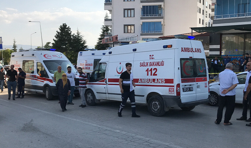 Korkunç çatışma: Ambulanstaki yaralıyı tekrar vurup öldürdü Korkunç çatışma: Ambulanstaki yaralıyı tekrar vurup öldürdü