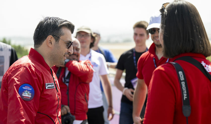 Selçuk Bayraktar İlk kez net cevap verdi: Mücadele politikayı gerektiriyorsa korkmayız